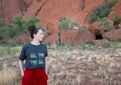 Lily Bulbul T-shirt at Uluru